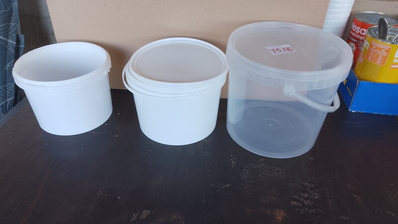 Galeti, cutii si caserole din plastic