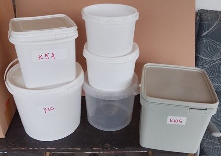 Galeti, cutii si caserole din plastic