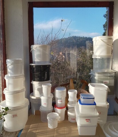 Galeti, cutii si caserole din plastic